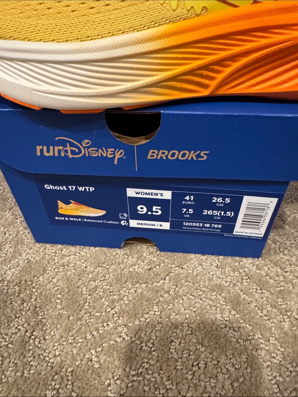 Brooks NIB Run Disney Winnie the Pooh & Tigger Sneakers - Picture 2 of 4